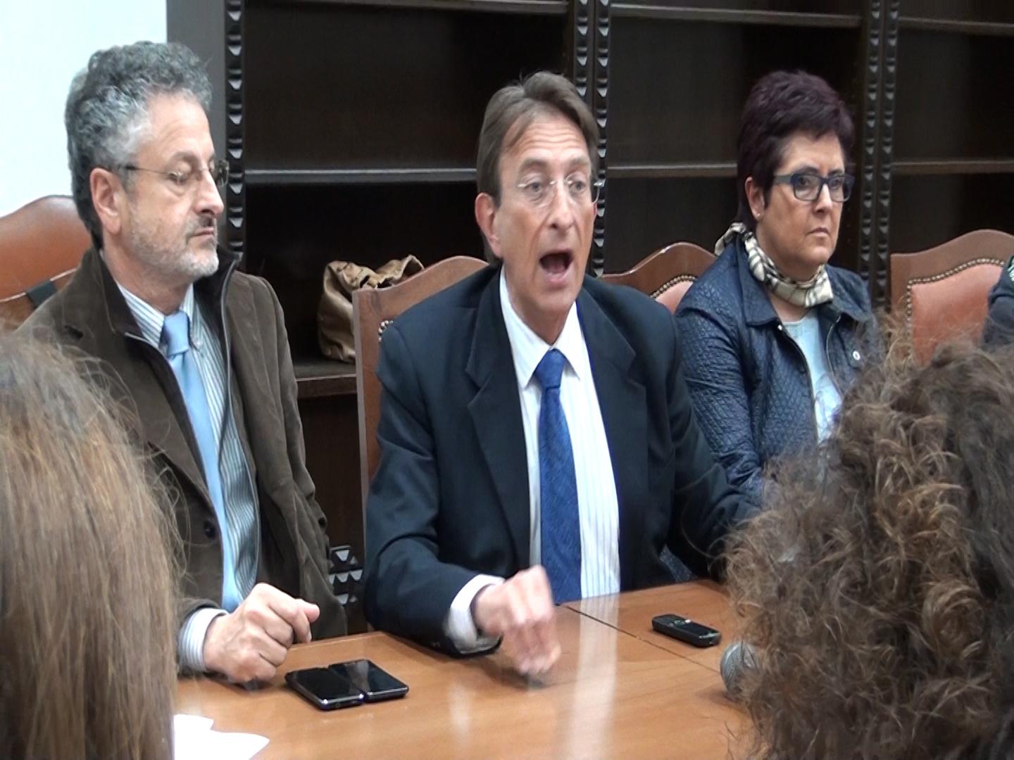 Cialente: cacciatemi come un sindaco mafioso