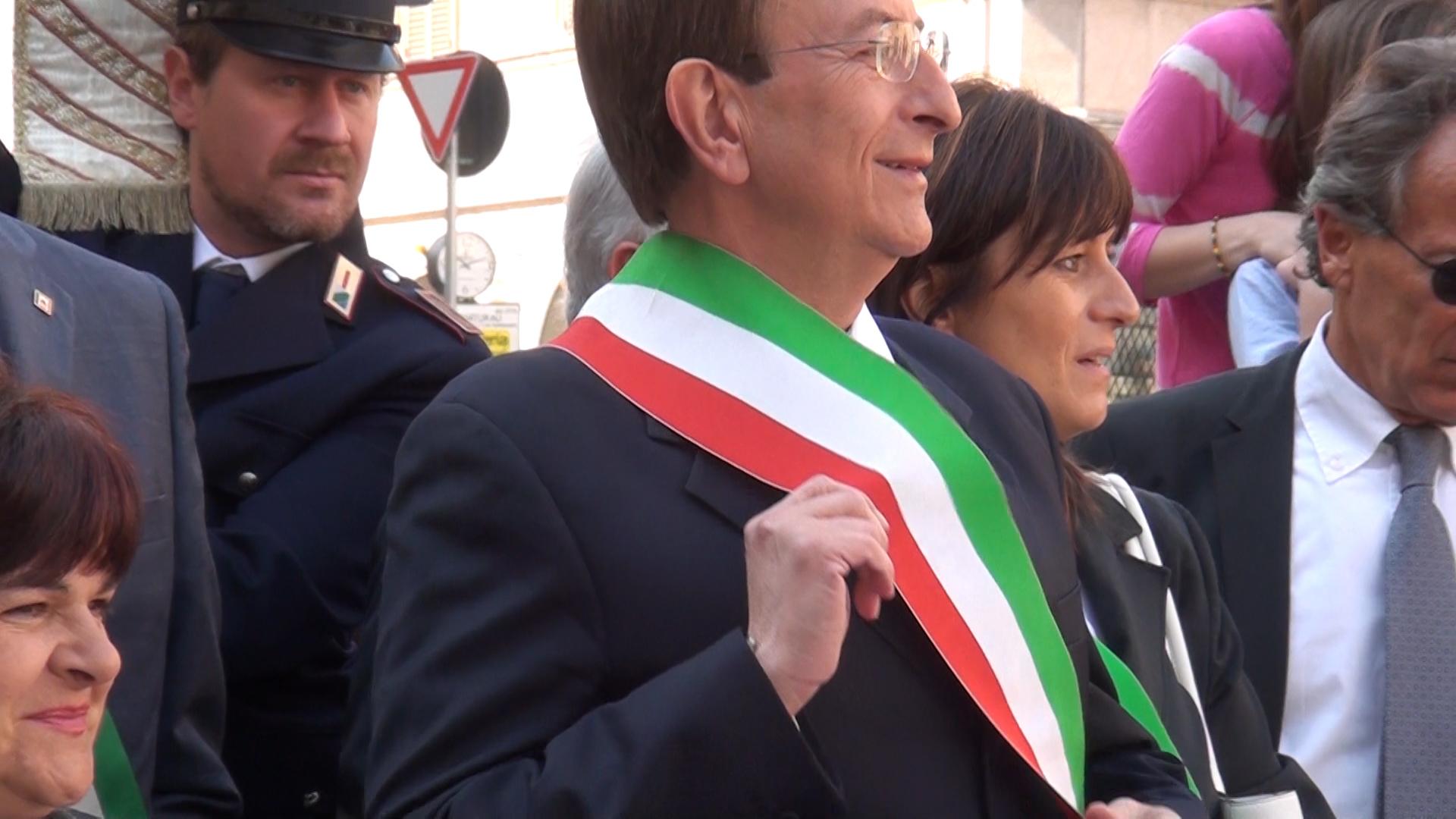 Cialente indagato per voto di scambio. Lui replica: non c'è reato