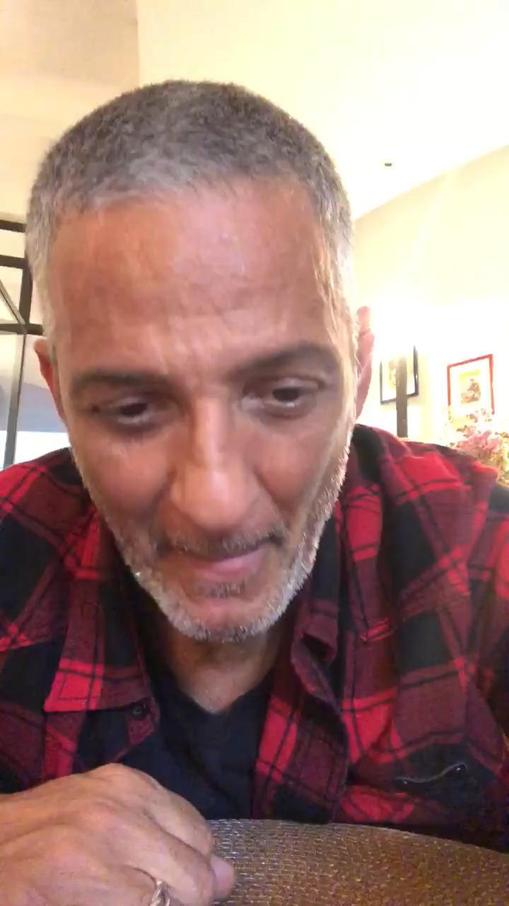 Coronavirus. Fiorello ironico: Noi 60enni come Panda, a rischio estinzione....