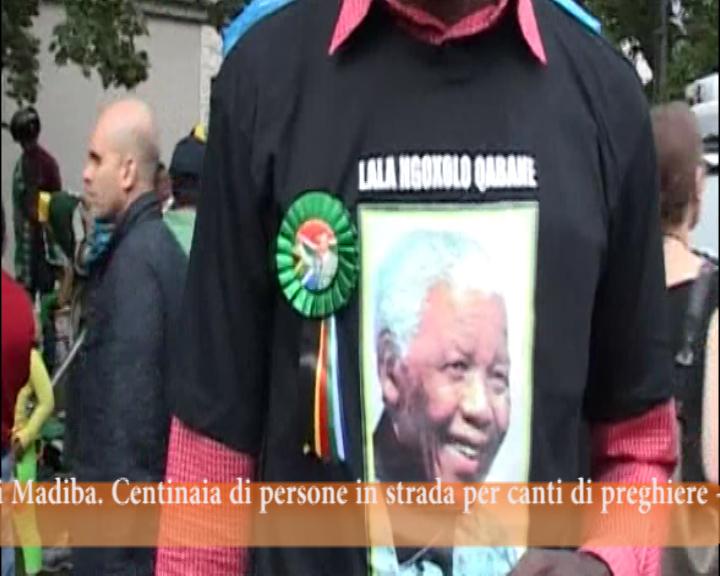 Ultimo saluto a Mandela, pellegrinaggio, canti e preghiere